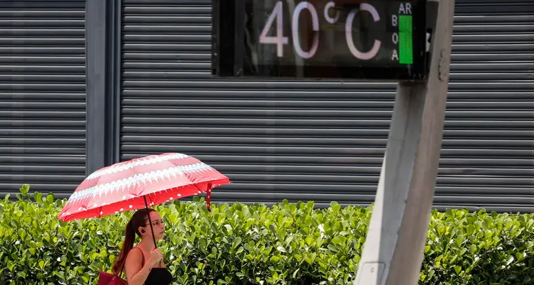 Il caldo che non possiamo permetterci: cos’è la “cooling poverty” e come minaccia la salute dei più fragili