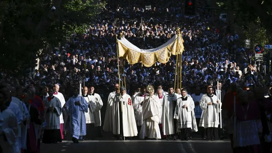 Corpus Domini, origini, significato e la storia del miracolo che convinse un Papa a istituire la festa dell’Eucaristia