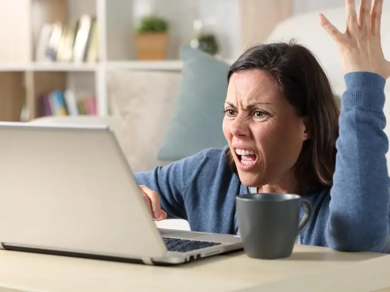 Rage bait parola dell’anno 2025, noi sempre più vittime della rabbia online