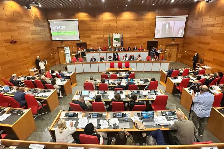 Il Consiglio regionale dell\\'Emilia-Romagna durante l\\'approvazione della legge