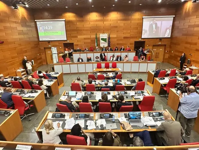 Suicidio assistito, l’Emilia Romagna approva la legge: è la terza Regione in Italia dopo Toscana e Sardegna