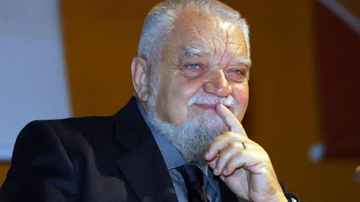 «Mi ami?»: l’ultimo viaggio di Enzo Bianchi