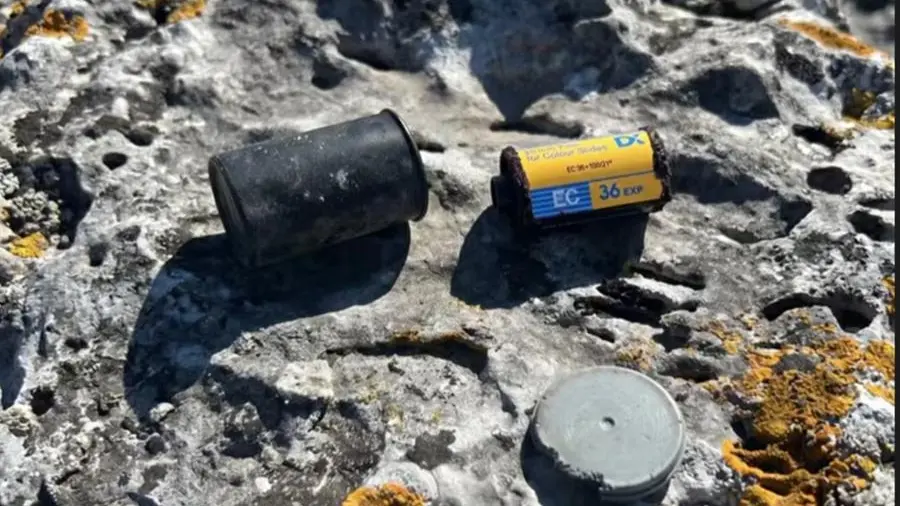 La potenza dei ricordi, dei social e della IA: ecco cosa ci svela il rullino ritrovato in montagna