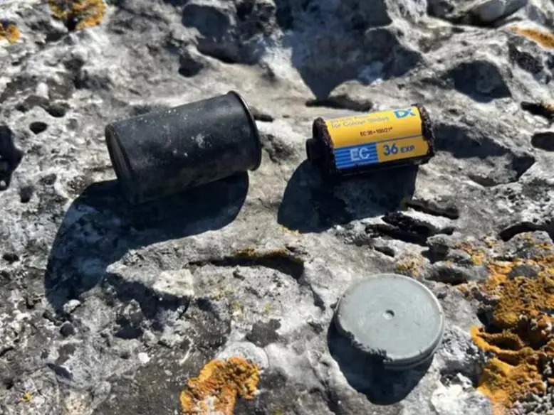 La potenza dei ricordi, dei social e della IA: ecco cosa ci svela il rullino ritrovato in montagna