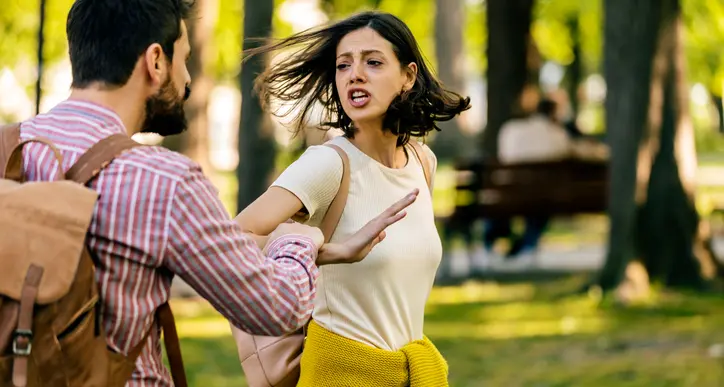 San Valentino e l’amore dei giovani, il rapporto di Save the Children: 1 su 4 è vittima di atteggiamenti violenti