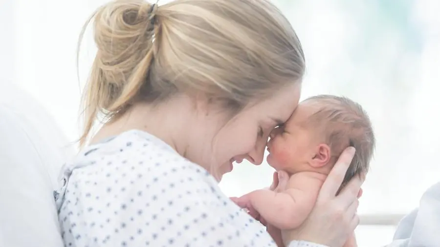 Mettere al mondo speranza: i genitori italiani scelgono ancora la famiglia