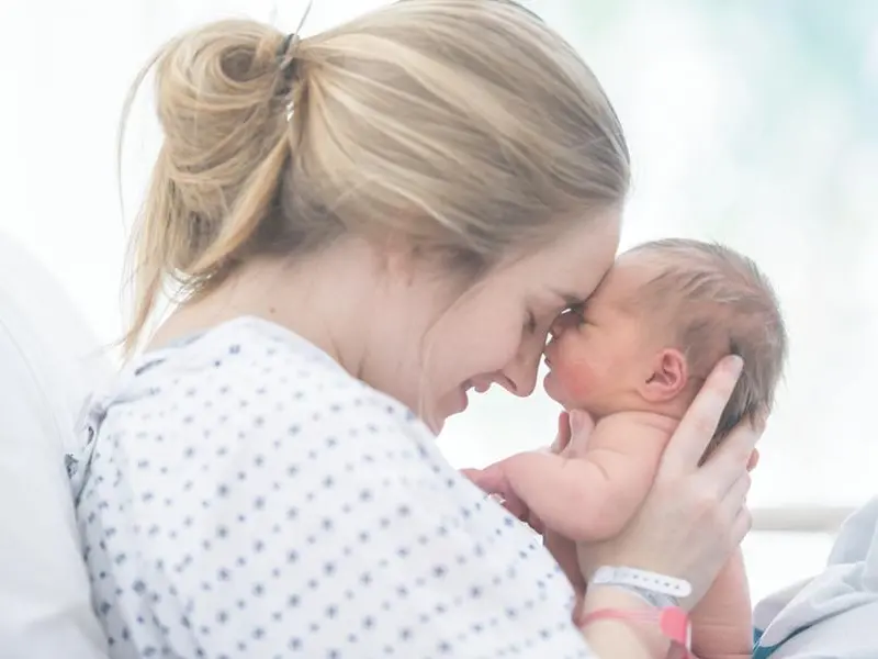 Mettere al mondo speranza: i genitori italiani scelgono ancora la famiglia