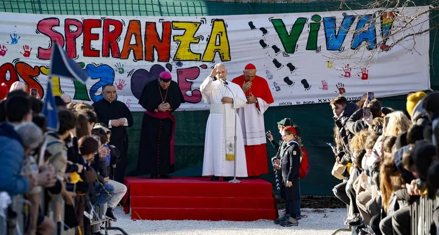 Il Papa a Ostia: «Qui la malavita sfrutta e ferisce, non bisogna cedere alla cultura del sopruso»