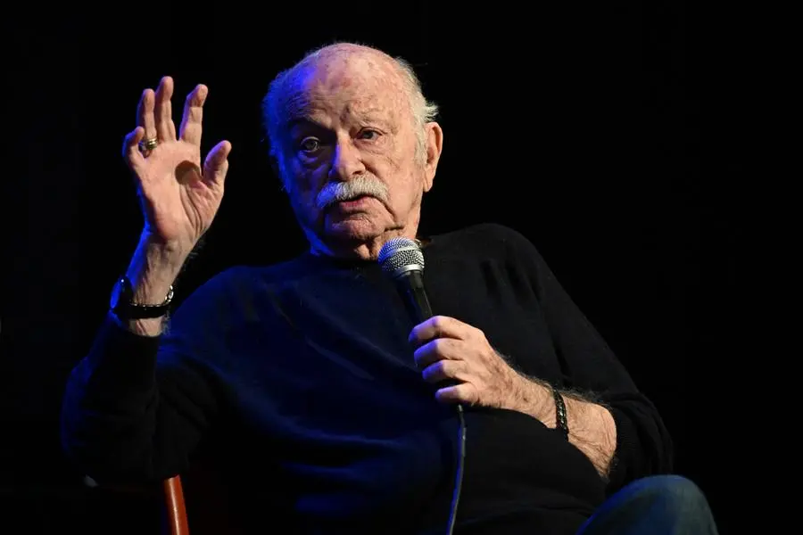 Gino Paoli durante la presentazione del suo libro \\'Cosa faro\\' da grande\\', al teatro di Stradanuova. Genova, 24 ottobre 2024. ANSA/LUCA ZENNARO , ANSA