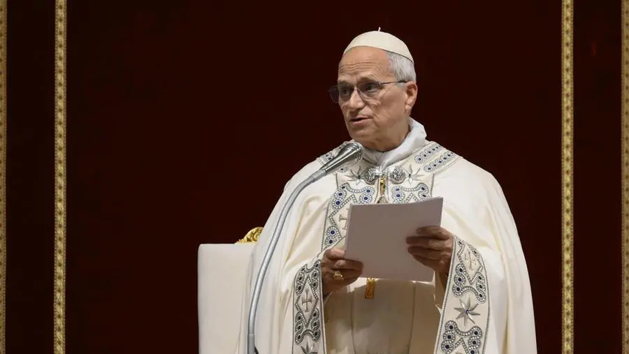 «Strategie armate, ammantate di discorsi ipocriti e falsi motivi religiosi avvolgono il mondo ma Maria svela il progetto di amore di Dio»