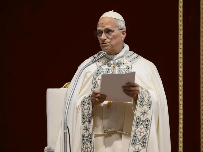 «Strategie armate, ammantate di discorsi ipocriti e falsi motivi religiosi avvolgono il mondo ma Maria svela il progetto di amore di Dio»