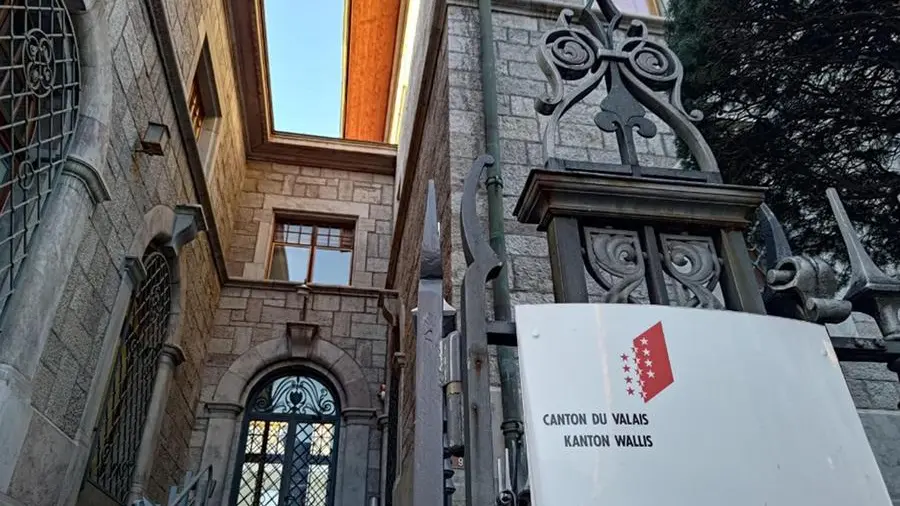 Separazione dei poteri all'italiana, il pasticcio diplomatico del Governo con la Svizzera