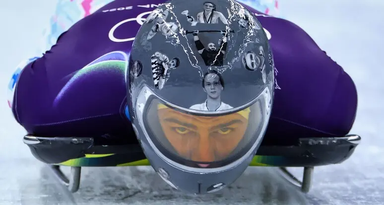 Il casco della memoria vale più dell'oro: 200mila euro all'atleta ucraino cacciato dalle Olimpiadi