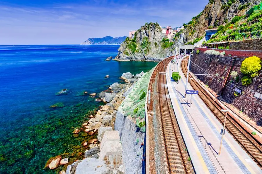 Stazione ferroviaria di Manarola, una delle fermate pi\\u00F9 suggestive del Cinque Terre Express. , Getty Images/iStockphoto