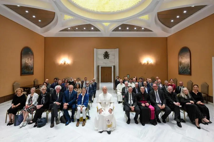 Papa Leone riceve in udienza un gruppo di scrittori in occasione dei cento anni della Libreria Editrice Vaticana, Citt\\u00E0 del Vaticano, il 24 Giugno 2026 , ANSA/US VATICA MEDIA SIMONE RISOLUTI