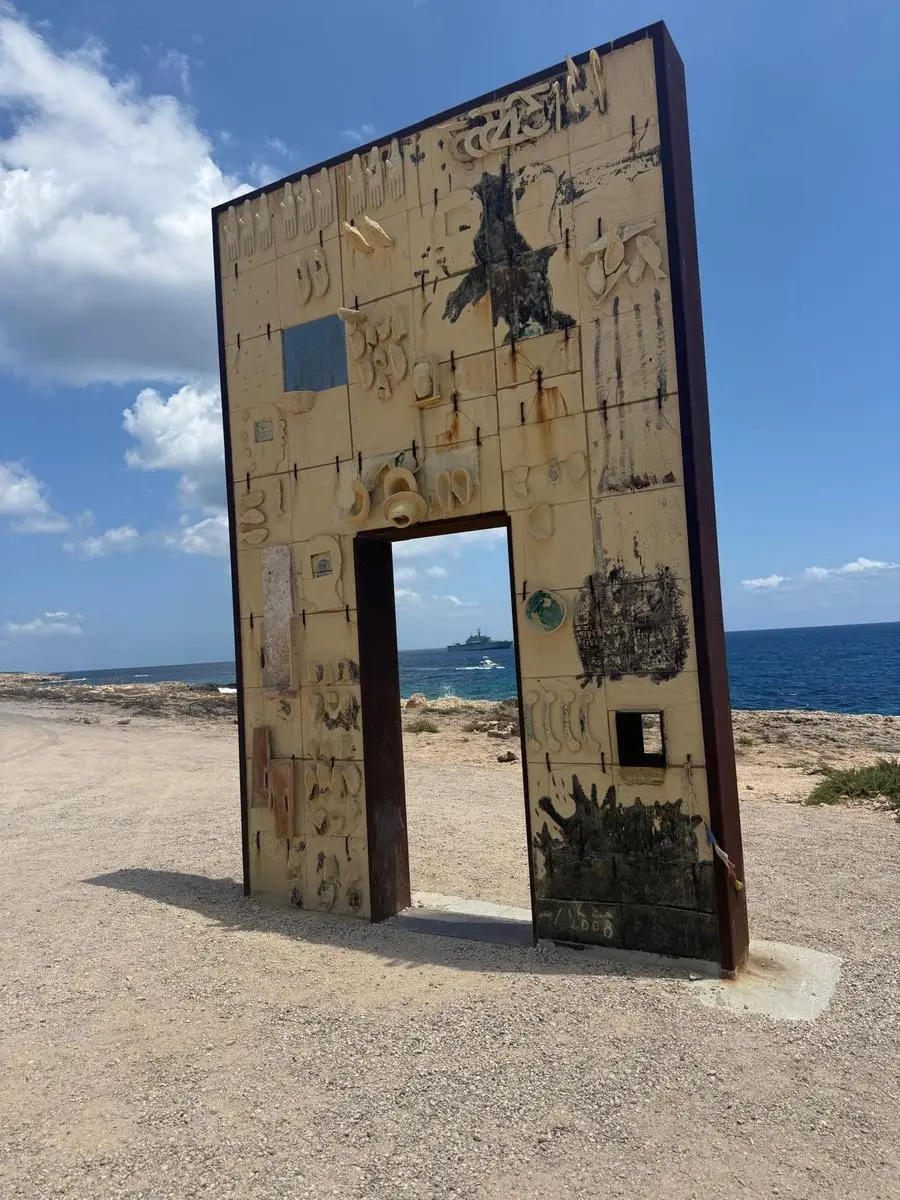 La Porta d'Europa a Lampedusa dove sosterà papa Leone XIV durante la sua visita del 4 luglio