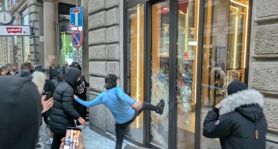 Milano, la rabbia dei ragazzi e il vuoto degli adulti