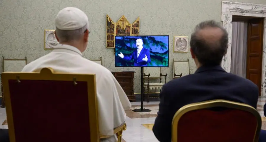 Benigni, il racconto avvincente di Pietro tra bellezza e intrattenimento