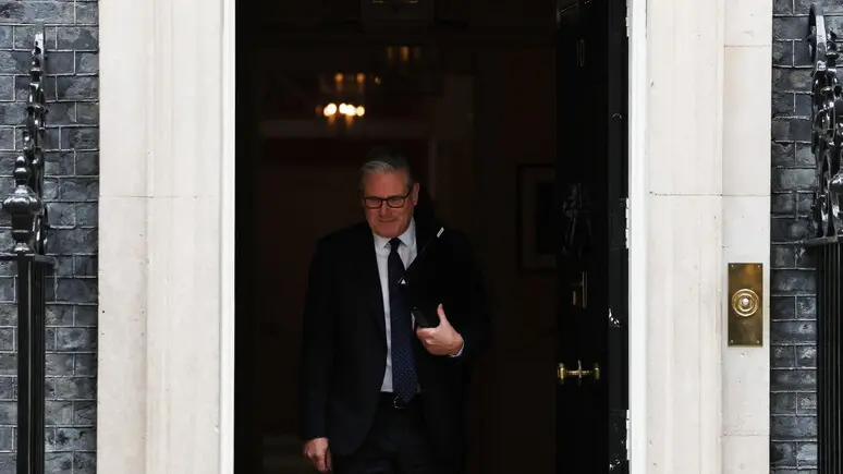 Le dimissioni di Starmer e chi è Andy Burnham, il 'Re del Nord' che si prende(rà) Downing Street