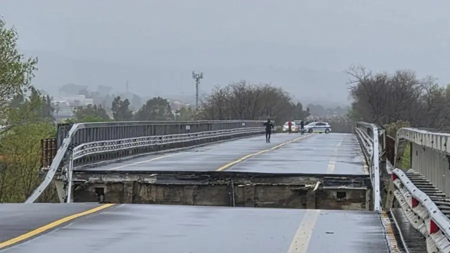 Ponti crollati, famiglie in fuga: il Sud Italia sotto l'acqua chiede di essere ascoltato