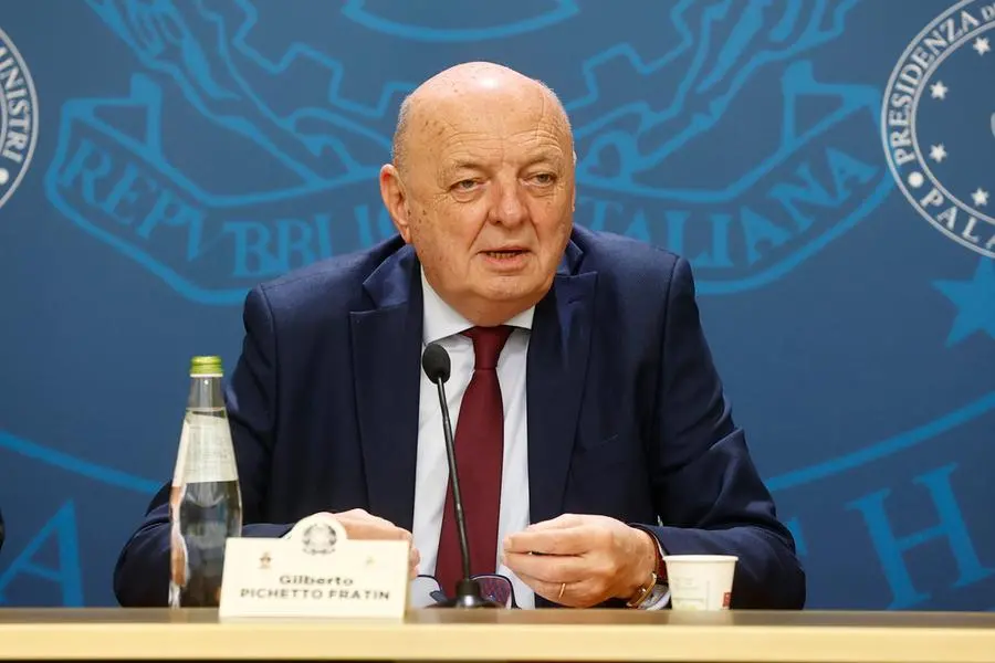 ll Ministro dell\\'Ambiente Gilberto Pichetto Fratin alla presentazione del master \\'Transizione ecologica e rigenerazione ambientale per comunit\\u00E0 sostenibili\\', alla Sala polifunzionale di Palazzo Chigi. , ANSA