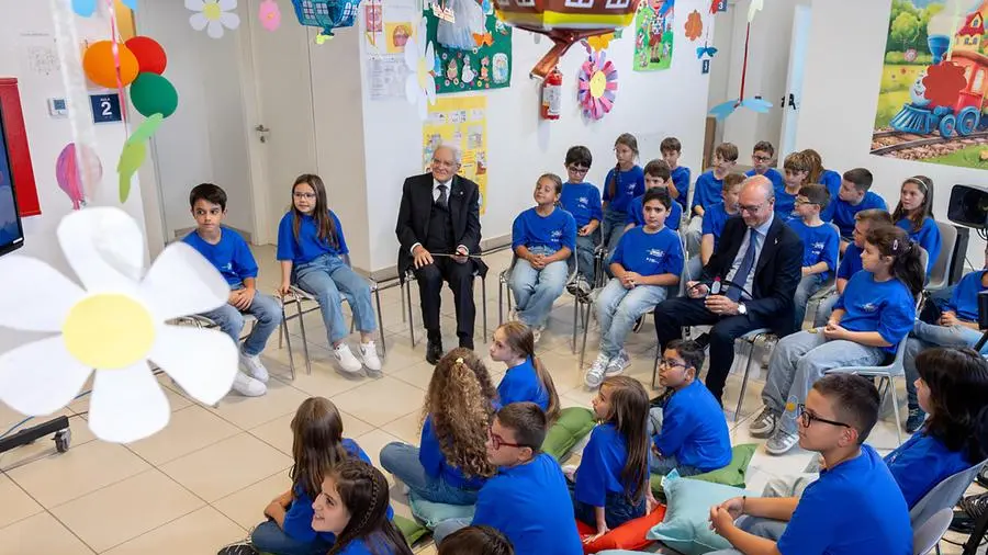 Studenti stranieri, la legge del Governo e il richiamo di Mattarella e Zuppi alla scuola aperta a tutti