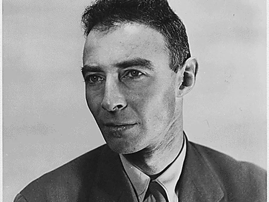 Oppenheimer, chi fu veramente? Dal film, oggi in Tv, alla realtà