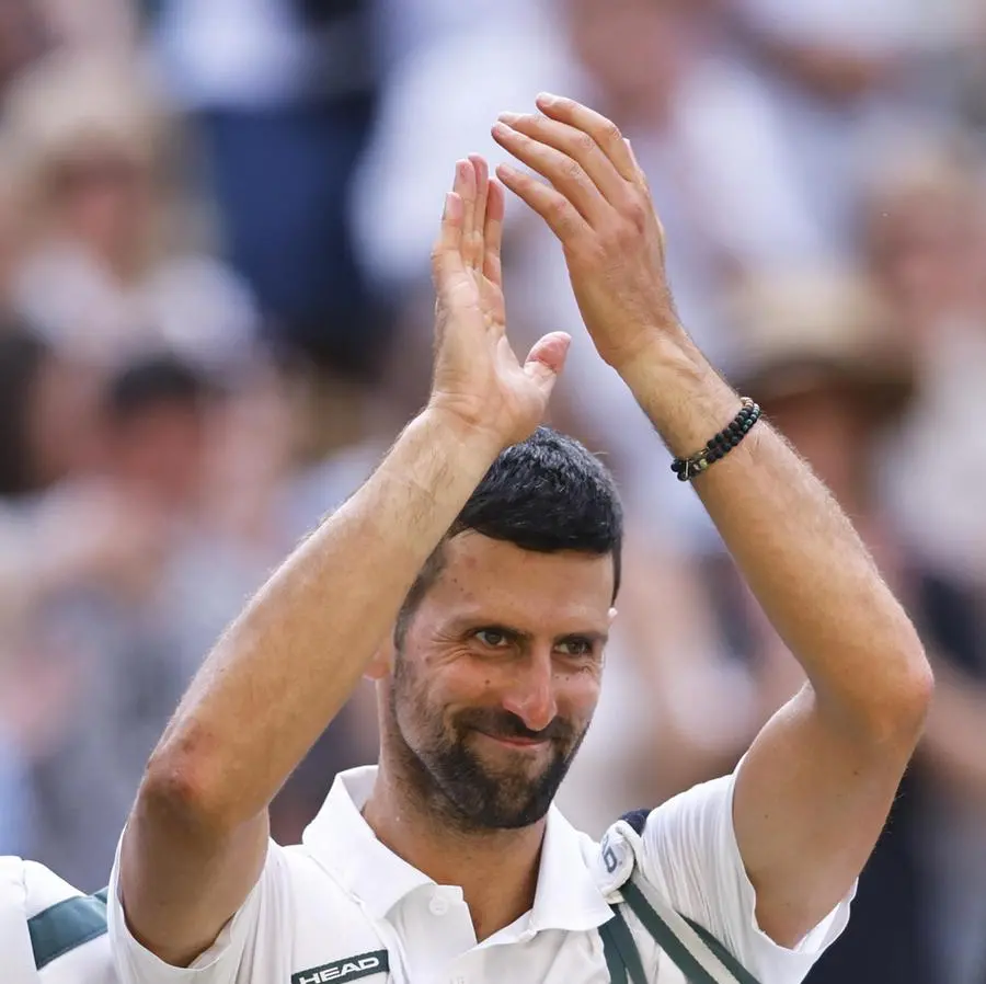 Djokovic sconfitto da Jannik Sinner a Wimbledon il 10 lulglio 2026 (Epa).