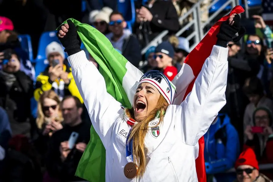L'esultanza di Sofia Goggia dopo la conquista della medaglia di bronzo nella gara di discesa libera femminile di sci alpino ai Giochi olimpici invernali