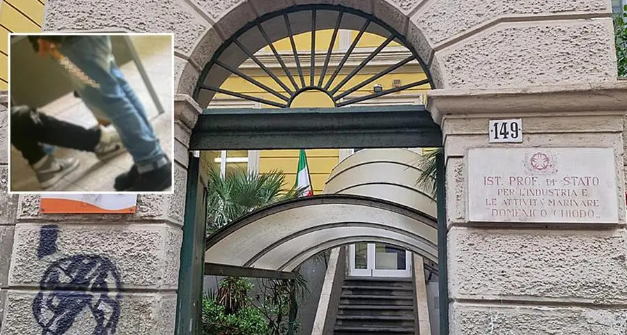 Morto lo studente di La Spezia accoltellato da un compagno di classe. L’invito alla preghiera e al silenzio del Vescovo