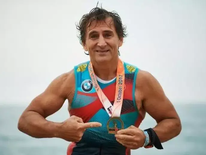 Addio Alex Zanardi, ha trasformato gli sgambetti del destino in un inno alla vita