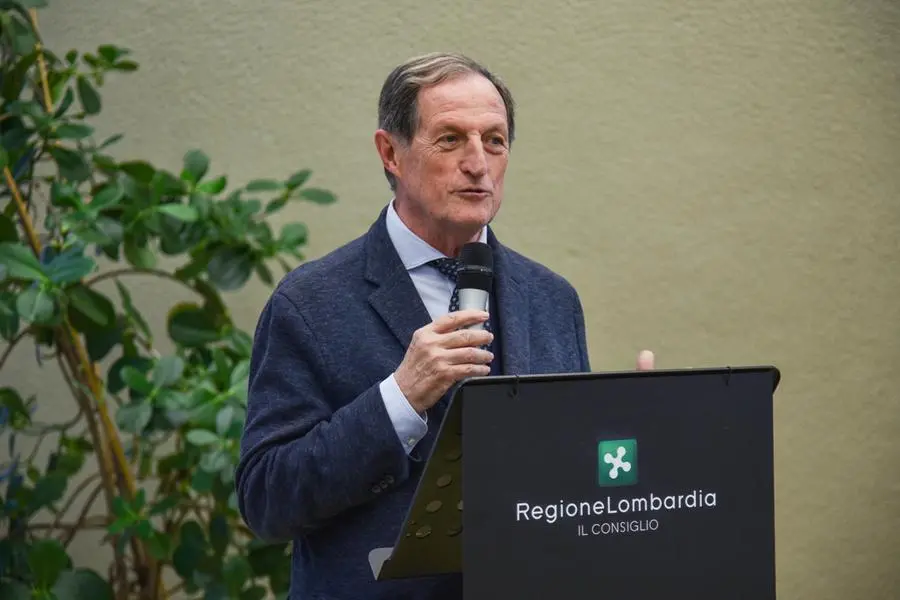 Il senatore Mario Mantovani al convegno su \\\"Donazioni e Trapianti. Realtà?? e prospettive\\\" al Pirellone, Milano 28 Febbraio 2025 ANSA/MATTEO CORNER