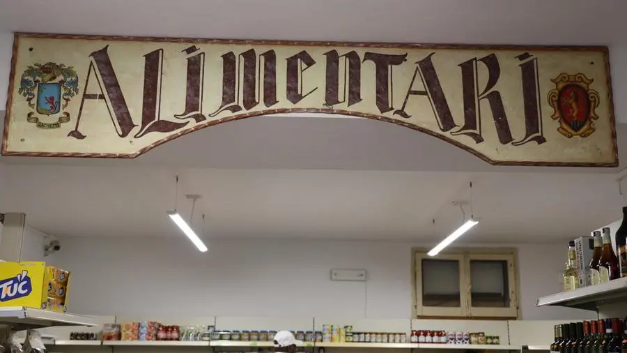 In 1.000 paesi italiani non si può più fare la spesa, ecco cosa sta succedendo