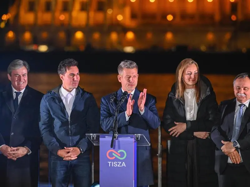 L’Ungheria volta pagina. Orbán sconfitto, vince Peter Magyar