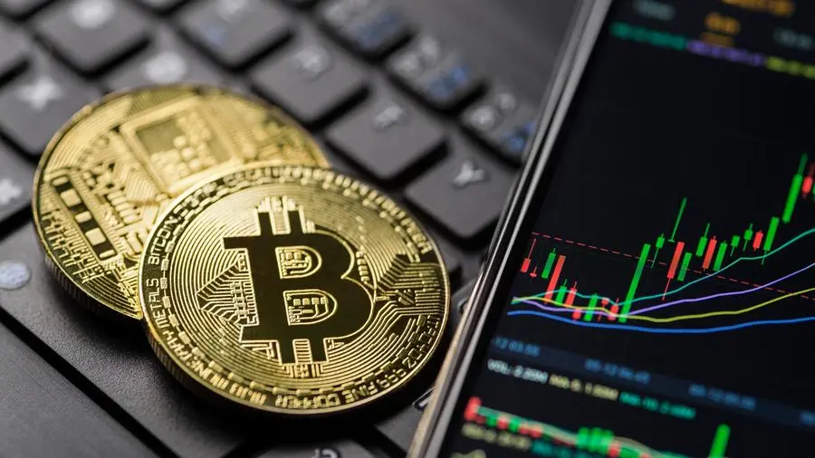Bitcoin, tra mistero e inganni: dietro Satoshi Nakamoto un sistema che può far guadagnare o perdere tutto
