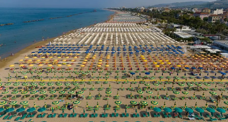 La calda estate delle spiagge italiane, fra privatizzazioni, rincari e record di cui faremmo volentieri a meno