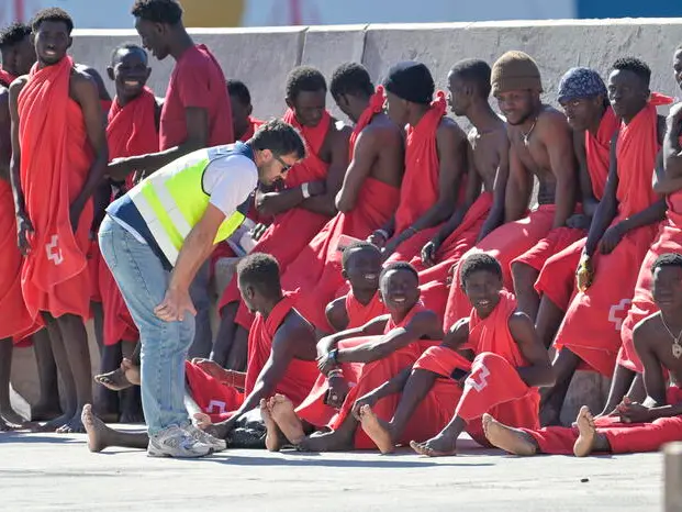 Madrid e la sfida degli invisibili: regolarizzare 500 mila migranti