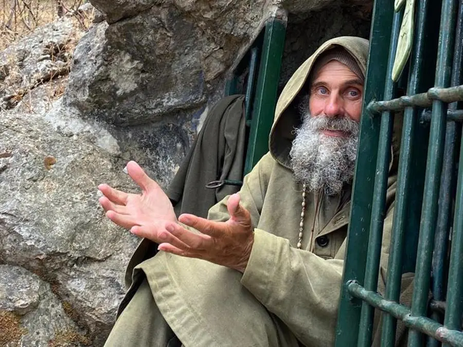 La vera storia di Biagio Conte, il fratello degli ultimi sulle orme di san Francesco. Stasera su Rai 1