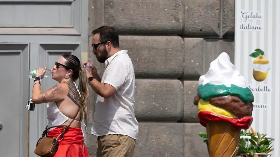 Caldo estremo, come idratarsi, come mangiare per non peggiorare la situazione