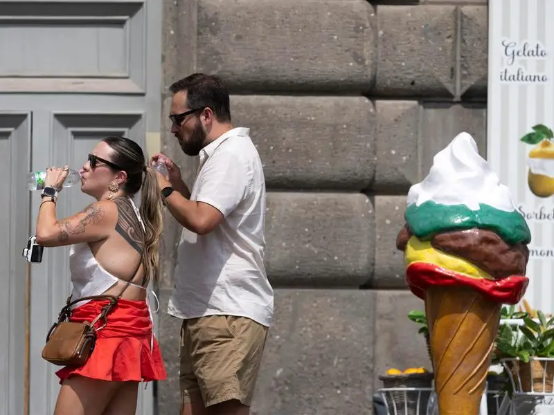 Caldo estremo, come idratarsi, come mangiare per non peggiorare la situazione