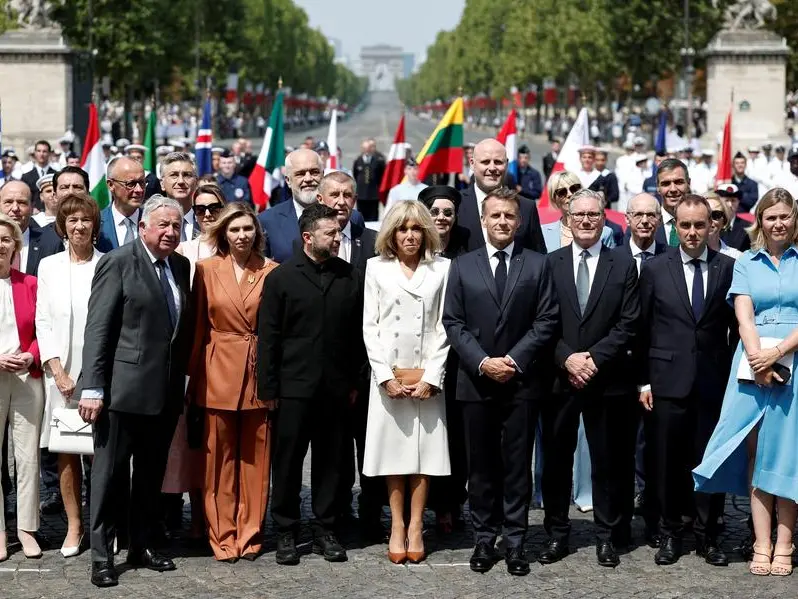 14 luglio: Parigi celebra «il risveglio strategico dell’Europa». Al Vertice dei Volenterosi nasce la Coalizione contro i missili balistici