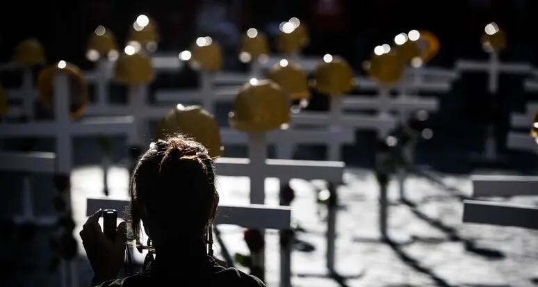 La carne e il profitto: la strage silenziosa degli oltre mille morti che non fa più rumore