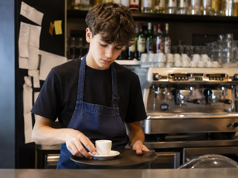 Giornata contro il lavoro minorile: in Italia quasi un minore su 15 lavora o ha lavorato