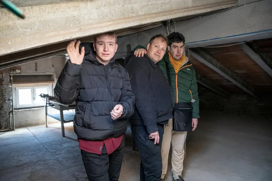 Marco, Mario ed Emanuele nel villino. GIOVANNI GALARDINI