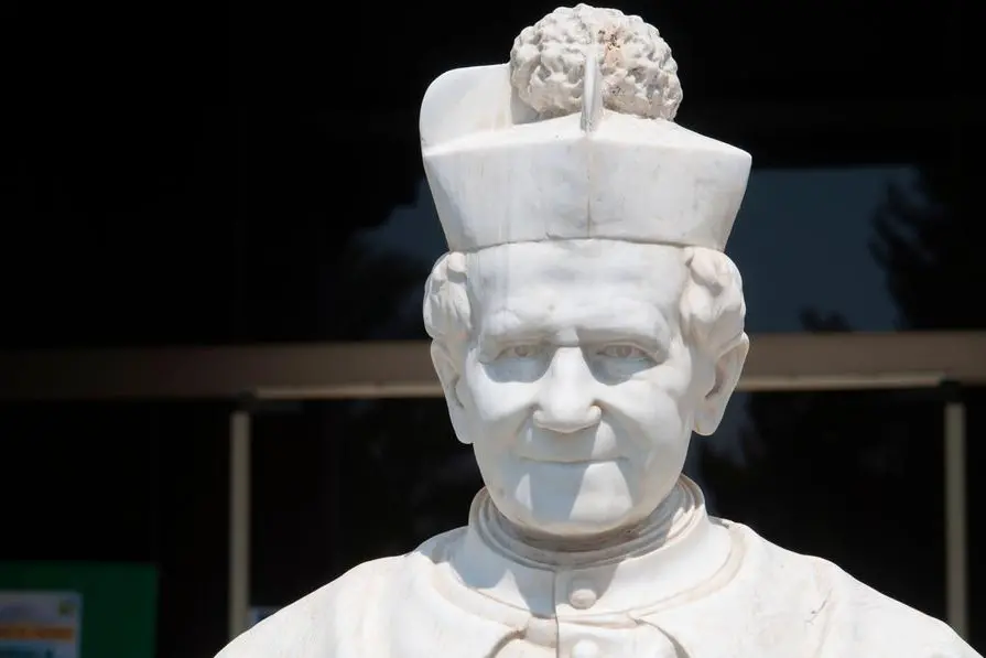 Una statua di san Giovanni Bosco nella Chiesa di Santa Maria degli Angeli ad Alassio. , Riccardo Sala