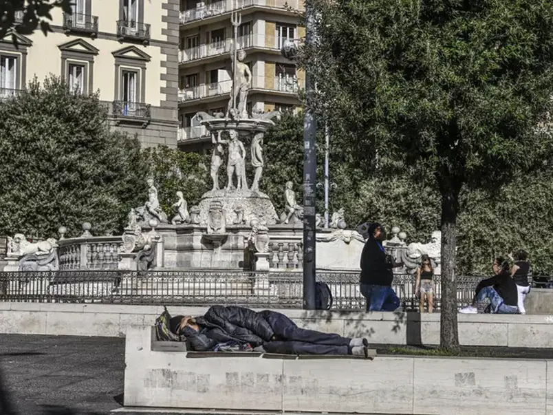 Diecimila invisibili: la notte in cui l'Italia ha contato i suoi senza tetto