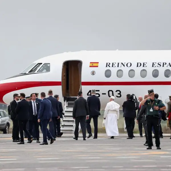 Guasto sul volo papale. Leone torna a Roma con l’aereo prestato da re Felipe