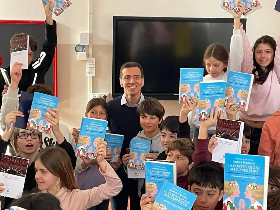Andrea Franzoso: «I ragazzi non sempre ci ascoltano, ma ci osservano. La democrazia inizia dalla nostra coerenza»