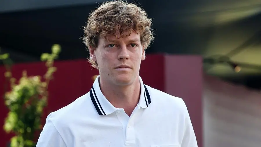 Sinner, stagione finita: il tennis deve fermarsi a riflettere sugli infortuni