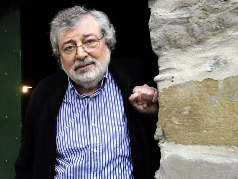 Guccini, l'ultimo viaggio del cantore che sfidava il conformismo